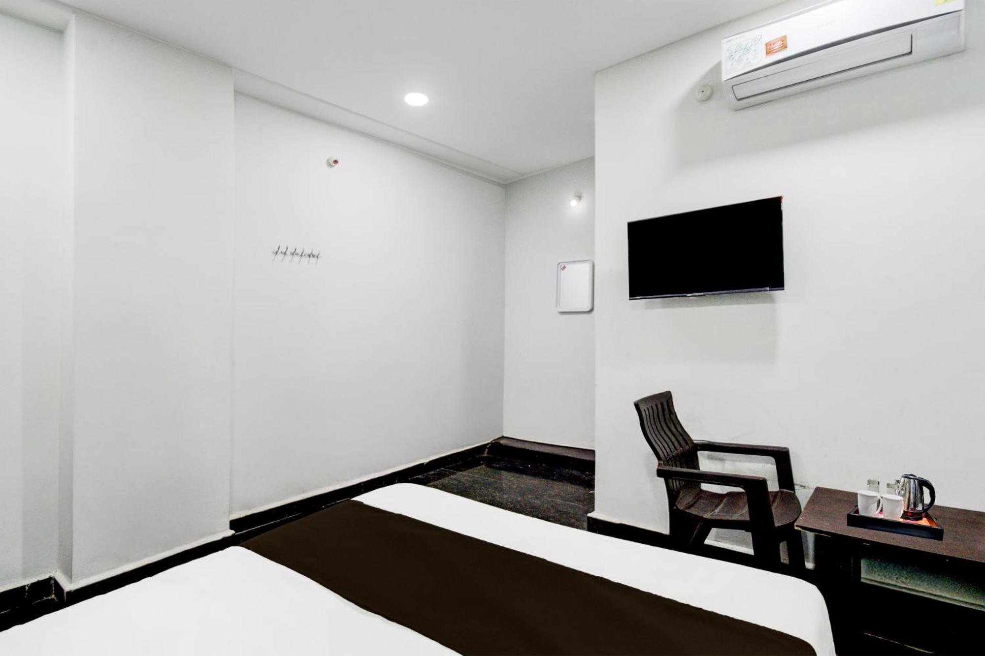 Super Hotel O Malkajgiri Maula Ali Екстериор снимка